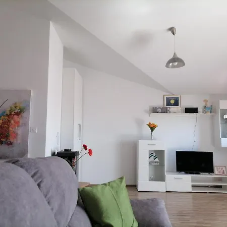 Ivana Apartamento *
