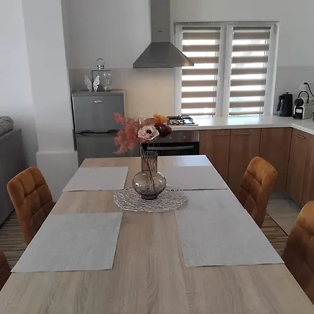 Ivana Apartment *